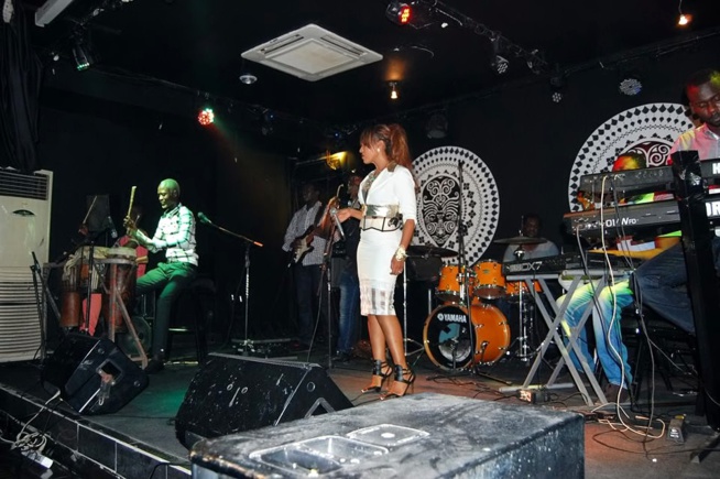 Photos: Viviane Chidid resplendissante lors de sa soirée à Barramundi avant le show de Barcelone ce vendredi 13 Novembre a la Discotéca Golden Viaje 92 Granollers. Photos: Viviane Chidid resplendissante lors de sa soirée à Barramundi avant le show de Barcelone ce vendredi 13 Novembre a la Discotéca Golden Viaje 92 Granollers.