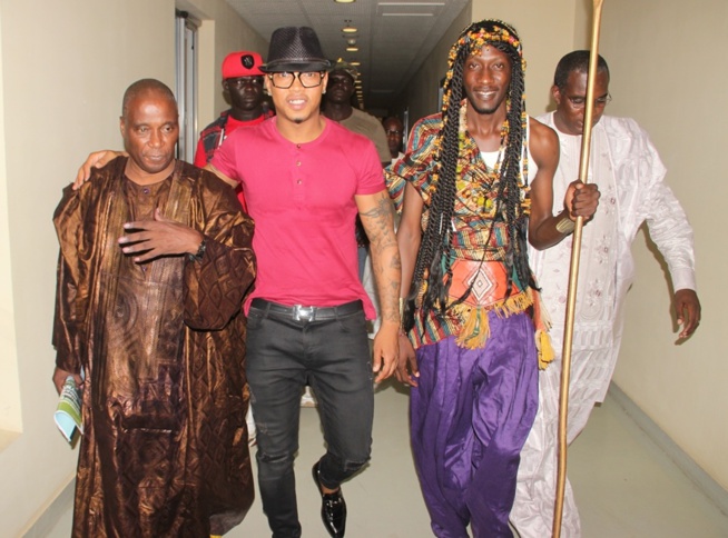 30 ANS: Baba Baidy Maal chauffe le grand théâtre. Regardez. 30 ANS: Baba Baidy Maal chauffe le grand théâtre. Regardez.