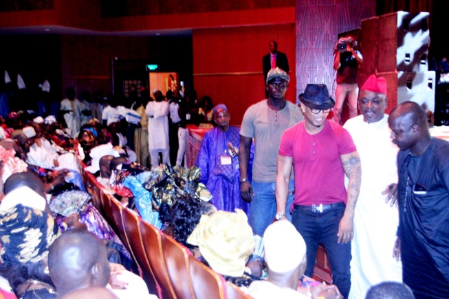 30 ANS: Baba Baidy Maal chauffe le grand théâtre. Regardez. 30 ANS: Baba Baidy Maal chauffe le grand théâtre. Regardez.