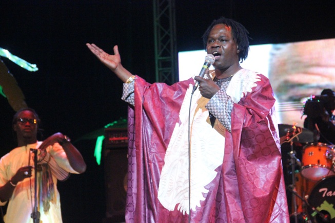 30 ANS: Baba Baidy Maal chauffe le grand théâtre. Regardez. 30 ANS: Baba Baidy Maal chauffe le grand théâtre. Regardez.