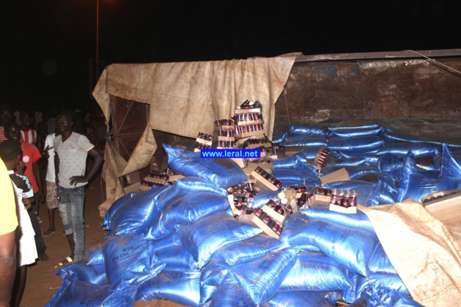 Photos - Spectaculaire accident sur la route de l’aéroport : Un camion fou provoque un carambolage Photos - Spectaculaire accident sur la route de l’aéroport : Un camion fou provoque un carambolage