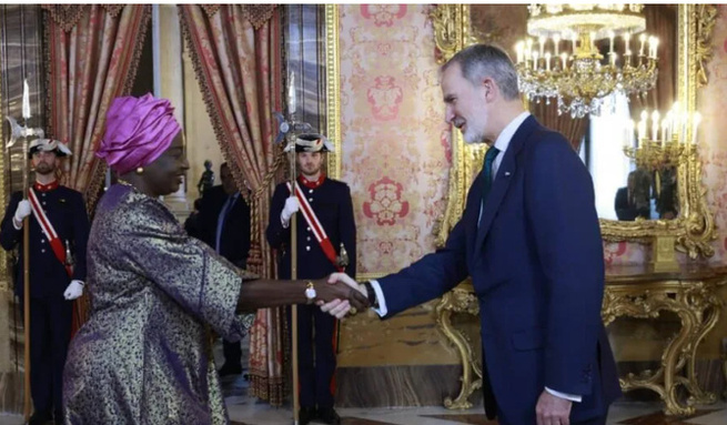 Madrid : Aminata Touré reçue par le roi d’Espagne Felipe VI Madrid : Aminata Touré reçue par le roi d’Espagne Felipe VI