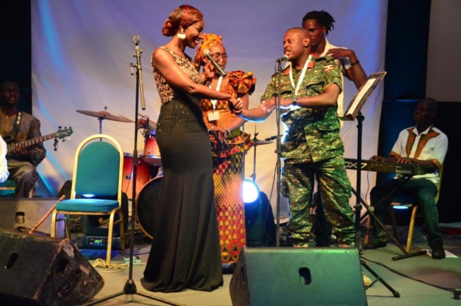 LA DIVA A LA VOIX D’OR DANS TOUS SES ETATS LA DIVA A LA VOIX D’OR DANS TOUS SES ETATS