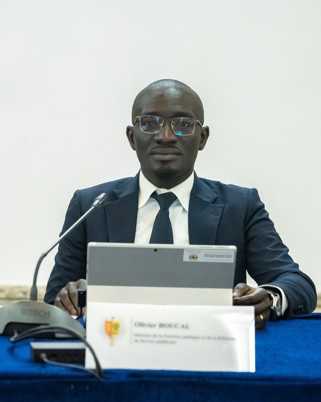 Le ministre Olivier Boucal annonce le prochain lancement des concertations nationales sur la fonction publique Le ministre Olivier Boucal annonce le prochain lancement des concertations nationales sur la fonction publique