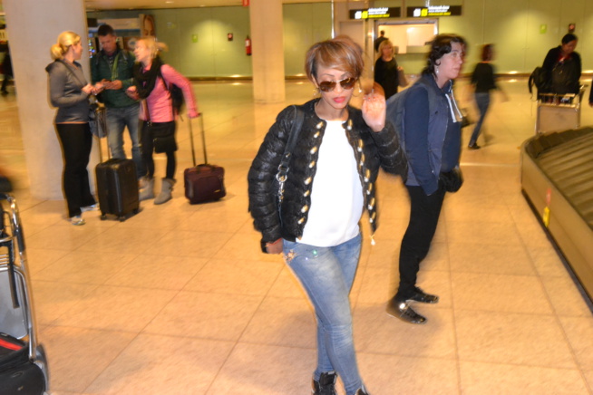 VIDEO: Arrivé de Viviane Chidid et le Djolof band à Barcelone pour la soirée du 13 Novembre à Granollers. Regardez