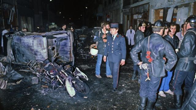 Attentats meurtriers à Paris - Les deux Etats : l’un « islamique » et l’autre dans l’ « urgence » Attentats meurtriers à Paris - Les deux Etats : l’un « islamique » et l’autre dans l’ « urgence »