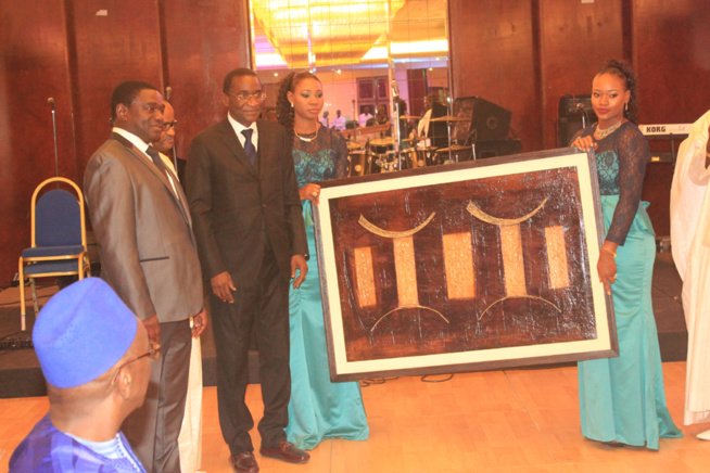 Gala dînatoire des cadres de l'IPRESS, le maître Pape Diouf reprend ses galas. Regardez Gala dînatoire des cadres de l'IPRESS, le maître Pape Diouf reprend ses galas. Regardez