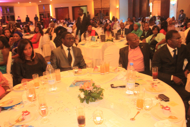 Gala dînatoire des cadres de l'IPRESS, le maître Pape Diouf reprend ses galas. Regardez Gala dînatoire des cadres de l'IPRESS, le maître Pape Diouf reprend ses galas. Regardez