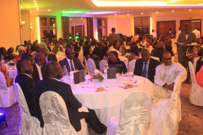 Gala dînatoire des cadres de l'IPRESS, le maître Pape Diouf reprend ses galas. Regardez Gala dînatoire des cadres de l'IPRESS, le maître Pape Diouf reprend ses galas. Regardez