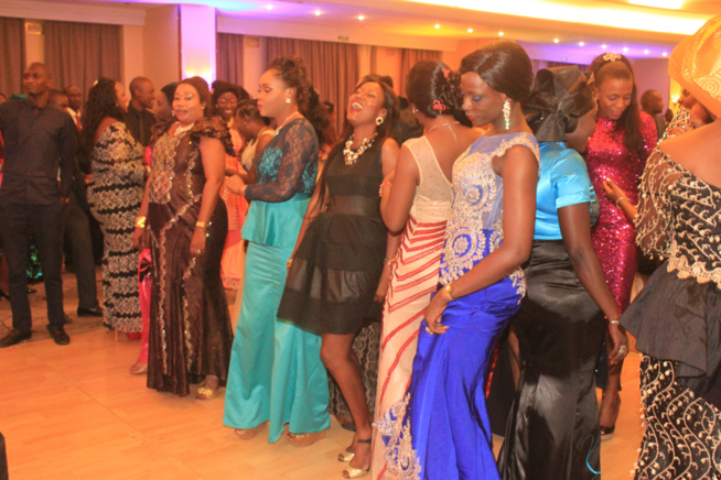 Gala dînatoire des cadres de l'IPRESS, le maître Pape Diouf reprend ses galas. Regardez Gala dînatoire des cadres de l'IPRESS, le maître Pape Diouf reprend ses galas. Regardez