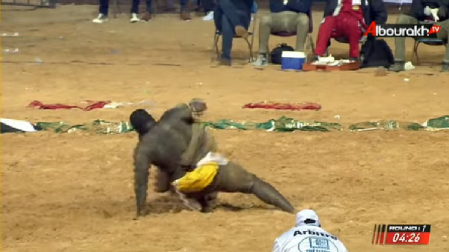 Lutte sénégalaise : Zarco envoie Gris Bordeaux à la retraite ! Lutte sénégalaise : Zarco envoie Gris Bordeaux à la retraite !