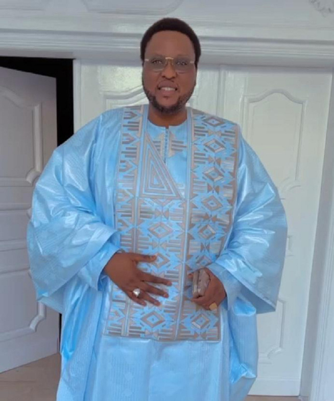 Alé Niang officialise son soutien au PASTEF, saluant le combat d’Ousmane Sonko et les mérites de Bassirou Diomaye Faye. Alé Niang officialise son soutien au PASTEF, saluant le combat d’Ousmane Sonko et les mérites de Bassirou Diomaye Faye.