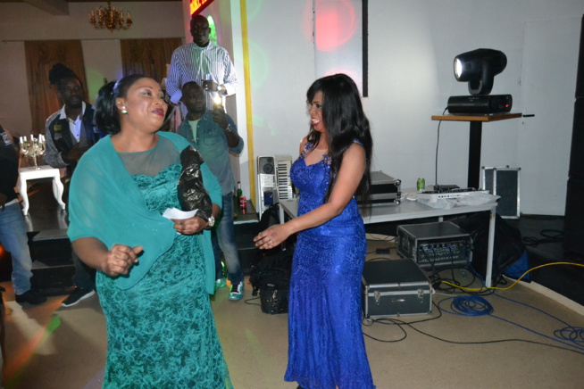 Quand Aicha Dabo et Binta Ndow Abshia Boutique organisatrices de la soirée de Viviane à Bremen s'éclatent. Quand Aicha Dabo et Binta Ndow Abshia Boutique organisatrices de la soirée de Viviane à Bremen s'éclatent.