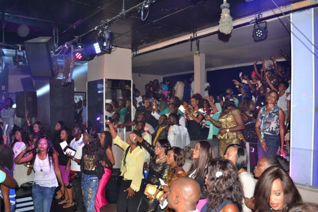 Exclusivité en images: Enregistrement de l'émission invité d’honneur, Boubs reçoit le nouveau prince de la musique Pape Diouf. Regardez Exclusivité en images: Enregistrement de l'émission invité d’honneur, Boubs reçoit le nouveau prince de la musique Pape Diouf. Regardez