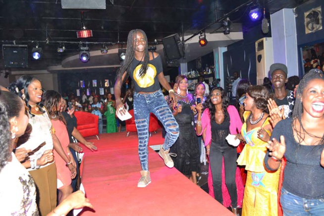 Exclusivité en images: Enregistrement de l'émission invité d’honneur, Boubs reçoit le nouveau prince de la musique Pape Diouf. Regardez Exclusivité en images: Enregistrement de l'émission invité d’honneur, Boubs reçoit le nouveau prince de la musique Pape Diouf. Regardez