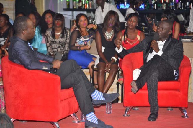 Exclusivité en images: Enregistrement de l'émission invité d’honneur, Boubs reçoit le nouveau prince de la musique Pape Diouf. Regardez Exclusivité en images: Enregistrement de l'émission invité d’honneur, Boubs reçoit le nouveau prince de la musique Pape Diouf. Regardez