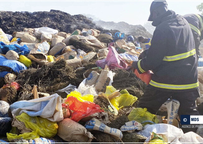 Ziguinchor : incinération de produits prohibés d’une contre-valeur de 445 millions FCFA Ziguinchor : incinération de produits prohibés d’une contre-valeur de 445 millions FCFA