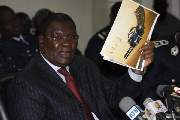 Ousmane Ngom ancien ministre sort du bois: "Dama dougoon khaalweu"mais j'en suis sorti (...) Je ne suis pas aux affaires, mais je souscris entièrement aux mesures prises contre le terrorisme (...) Ousmane Ngom ancien ministre sort du bois: "Dama dougoon khaalweu"mais j'en suis sorti (...) Je ne suis pas aux affaires, mais je souscris entièrement aux mesures prises contre le terrorisme (...)