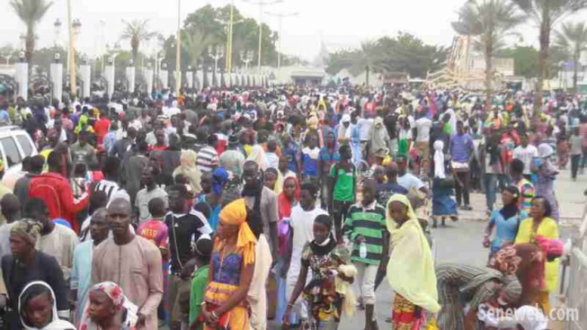 Image: La forte affluence des fidèles mourides Grande mosquée de Touba…