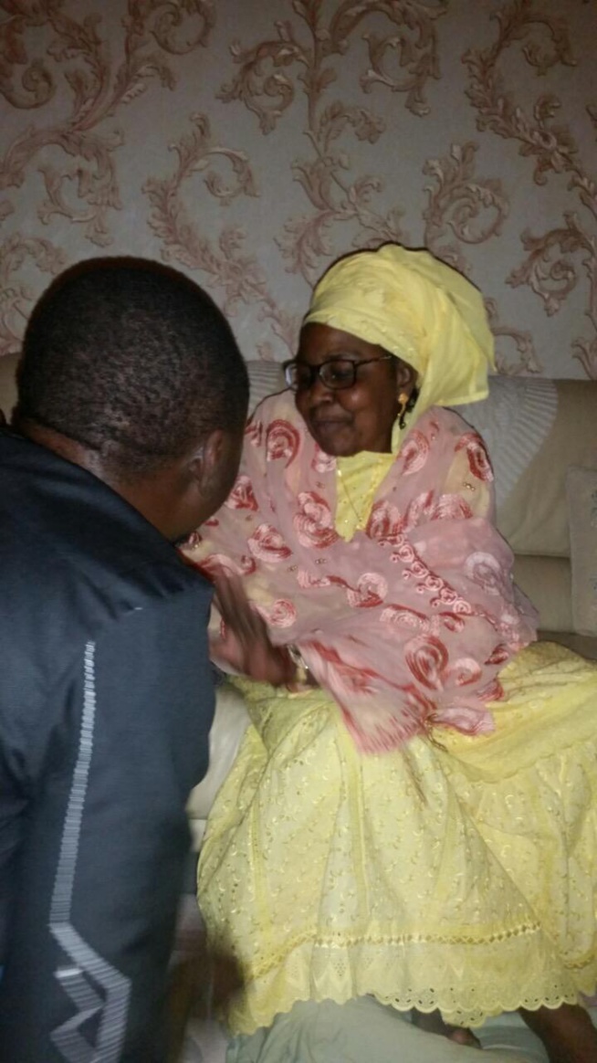 Fervent talibé mouride, le milliardaire Cheikh Amar et son seul homme de confiance,Kader Ndiaye vice président du groupe Holding Amar chez Sokhna Walo fille de Serigne Saliou Fervent talibé mouride, le milliardaire Cheikh Amar et son seul homme de confiance,Kader Ndiaye vice président du groupe Holding Amar chez Sokhna Walo fille de Serigne Saliou