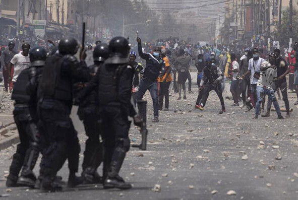 Affaire Farba Ngom : Le Procureur demande une peine d'un an de prison, pour trois jeunes manifestants d'Agnam Affaire Farba Ngom : Le Procureur demande une peine d'un an de prison, pour trois jeunes manifestants d'Agnam