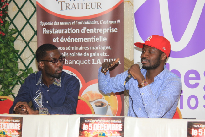 Révolution Act II: Le rappeur Fata face aux journalistes avant le jour-j du 05 décembre au grand théâtre. Révolution Act II: Le rappeur Fata face aux journalistes avant le jour-j du 05 décembre au grand théâtre.