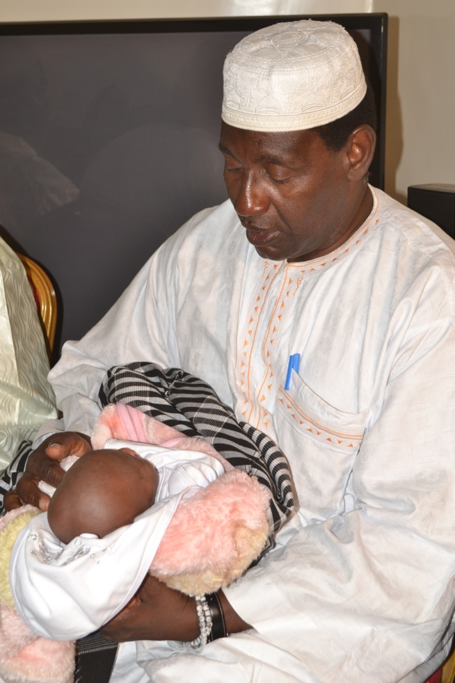 Quand l'entrepreneur Dame baptise sa premiere fille: C'est le rendez-vous des VIP et autorités. Quand l'entrepreneur Dame baptise sa premiere fille: C'est le rendez-vous des VIP et autorités.