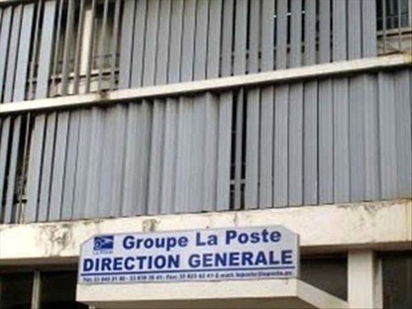 La Poste s’enfonce dans les abîmes : avec des finances pas au vert, elle est pompée par des escrocs à hauteur de 600 millions F Cfa La Poste s’enfonce dans les abîmes : avec des finances pas au vert, elle est pompée par des escrocs à hauteur de 600 millions F Cfa