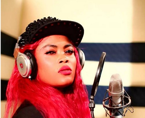 Déesse Major effrayante pour son nouveau single Déesse Major effrayante pour son nouveau single
