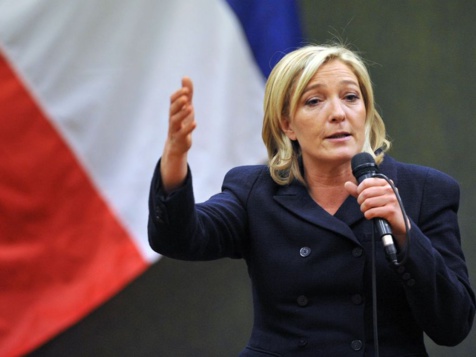 Marine Le Pen supprime tout : "Ce n'est pas du tout le rôle de la région que de payer des moustiquaires au détenus du Sénégal..." Marine Le Pen supprime tout : "Ce n'est pas du tout le rôle de la région que de payer des moustiquaires au détenus du Sénégal..."