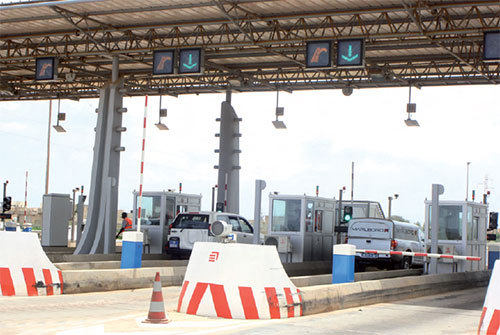 Gestion des autoroutes à péage et chemins de fer : Macky Sall donne le gâteau au Fonsis Gestion des autoroutes à péage et chemins de fer : Macky Sall donne le gâteau au Fonsis