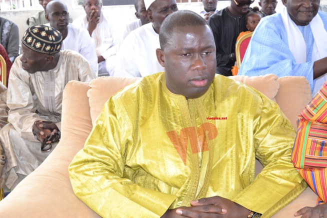 Bapteme: Le manager de la reine du djolof band Djidiack Diouf baptise sa fille et la donne le nom de Mame Diarra Vviane Chidid Bapteme: Le manager de la reine du djolof band Djidiack Diouf baptise sa fille et la donne le nom de Mame Diarra Vviane Chidid