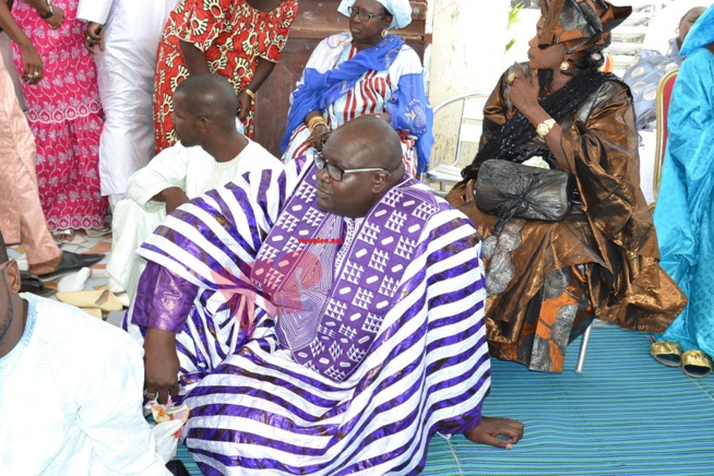 Bapteme: Le manager de la reine du djolof band Djidiack Diouf baptise sa fille et la donne le nom de Mame Diarra Vviane Chidid Bapteme: Le manager de la reine du djolof band Djidiack Diouf baptise sa fille et la donne le nom de Mame Diarra Vviane Chidid