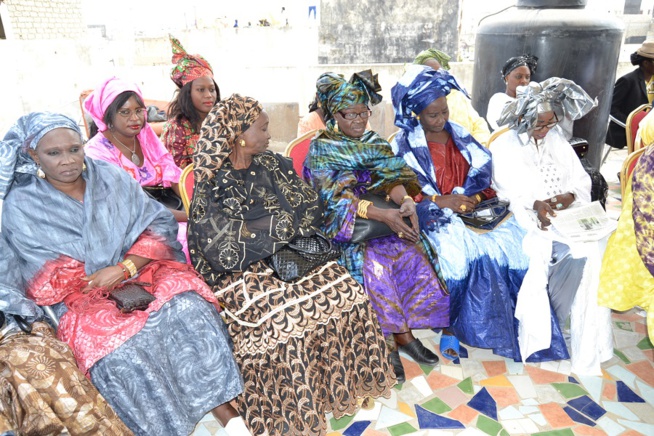 Bapteme: Le manager de la reine du djolof band Djidiack Diouf baptise sa fille et la donne le nom de Mame Diarra Vviane Chidid Bapteme: Le manager de la reine du djolof band Djidiack Diouf baptise sa fille et la donne le nom de Mame Diarra Vviane Chidid