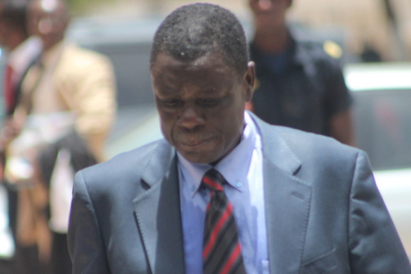 Blocage du dossier Thione Seck au niveau du 2e cabinet d'instruction : La grosse colère de Me Ousmane Sèye Blocage du dossier Thione Seck au niveau du 2e cabinet d'instruction : La grosse colère de Me Ousmane Sèye