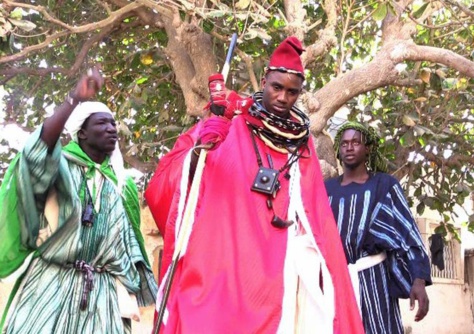 1/Catégories Utilisateurs et des événements qui ont marqué YouTube au Sénégal en 2015 le clip "Dou Degn" de Pape Diouf vient en tête, 2/ Pour la catégorie des vidéos Musicales les Plus Populaires sur YouTube en 2015 "Ma sant yallah" de Waly en tête. 1/Catégories Utilisateurs et des événements qui ont marqué YouTube au Sénégal en 2015 le clip "Dou Degn" de Pape Diouf vient en tête, 2/ Pour la catégorie des vidéos Musicales les Plus Populaires sur YouTube en 2015 "Ma sant yallah" de Waly en tête.