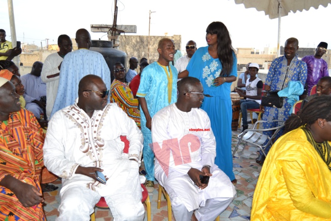 Viviane Chidid au baptême de son homonyme, la fille de son manager Djidiack. Revivez le grand R-V des artistes. Viviane Chidid au baptême de son homonyme, la fille de son manager Djidiack. Revivez le grand R-V des artistes.