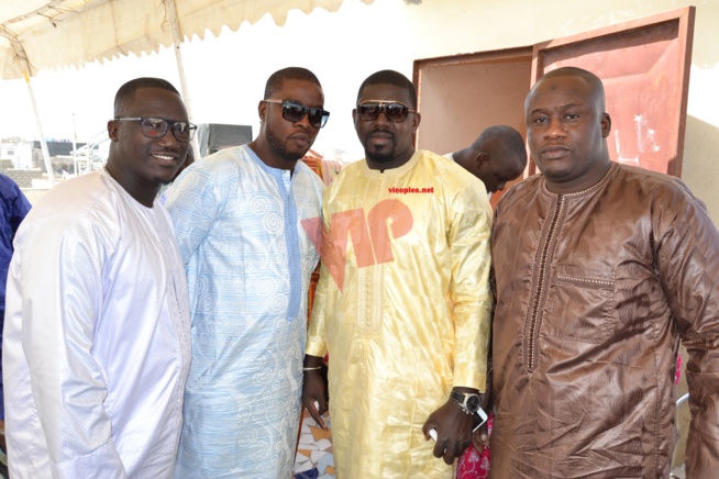 Viviane Chidid au baptême de son homonyme, la fille de son manager Djidiack. Revivez le grand R-V des artistes. Viviane Chidid au baptême de son homonyme, la fille de son manager Djidiack. Revivez le grand R-V des artistes.