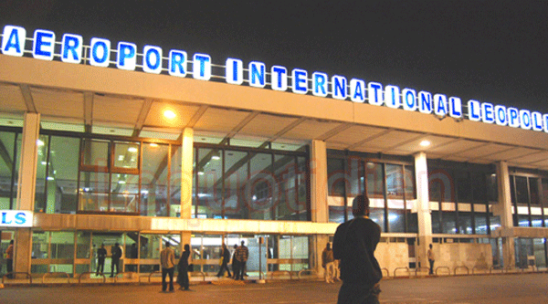 Pour outrage à agent à l’aéroport Lss , l’époux de l’ex Pm, Aminata Touré arrêté Pour outrage à agent à l’aéroport Lss , l’époux de l’ex Pm, Aminata Touré arrêté