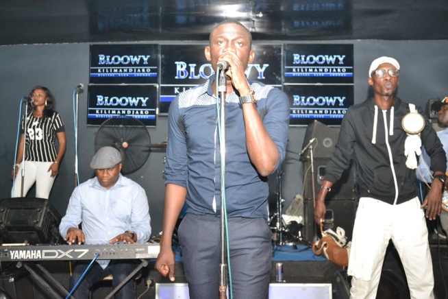 Blowy ex Klimanjaro à guichet fermé: Pape Diouf leader de la génération consciente nouveau roi incontesté du mbalax derriére Youssou Ndour. Regardez. Blowy ex Klimanjaro à guichet fermé: Pape Diouf leader de la génération consciente nouveau roi incontesté du mbalax derriére Youssou Ndour. Regardez.