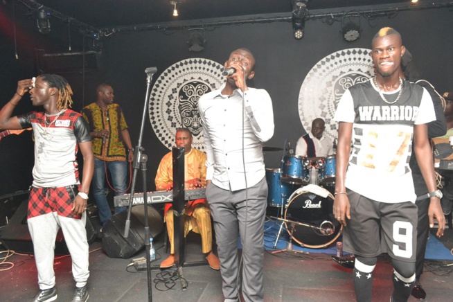 Pape Diouf et la génération consciente marquent leur retour au Baramundi. Revivez l'ambiance. Pape Diouf et la génération consciente marquent leur retour au Baramundi. Revivez l'ambiance.