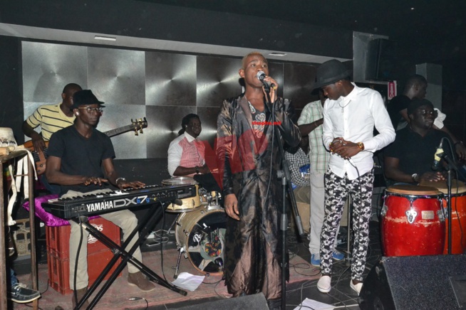 Revivez le show ambiance de la soirée de Salam Diallo au Buzz ex Nirvana. Revivez le show ambiance de la soirée de Salam Diallo au Buzz ex Nirvana.