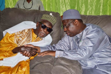 Le Khalife de Léona Niassène vote Macky : "J'ai déjà commencé à battre campagne pour lui" Le Khalife de Léona Niassène vote Macky : "J'ai déjà commencé à battre campagne pour lui"