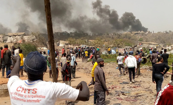 Affrontements à Mbeubeuss : Les récupérateurs refusent catégoriquement le déguerpissement imposé par les autorités Affrontements à Mbeubeuss : Les récupérateurs refusent catégoriquement le déguerpissement imposé par les autorités