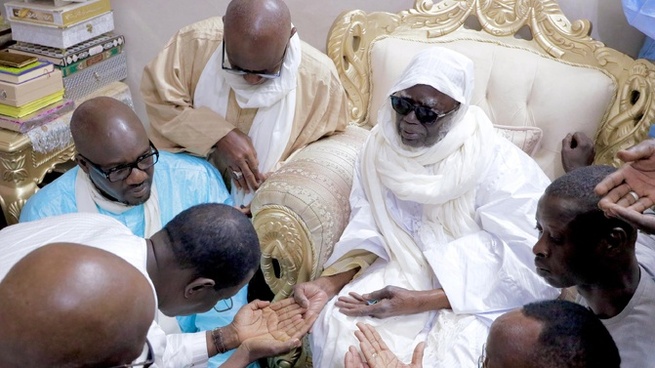 Amadou Bâ en tournée de condoléances : Entre hommage à Youssou N'Dour et recueillement à Touba Amadou Bâ en tournée de condoléances : Entre hommage à Youssou N'Dour et recueillement à Touba