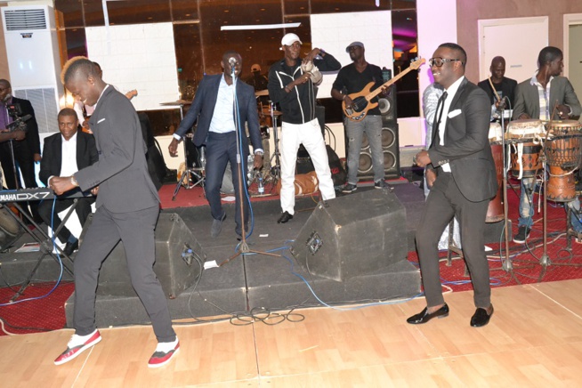 Soirée de gala de l'association des femmes Fatickoises avec le nouveau Pape de la musique Sénégalaise et la génération consciente au King Fhad Place. Soirée de gala de l'association des femmes Fatickoises avec le nouveau Pape de la musique Sénégalaise et la génération consciente au King Fhad Place.