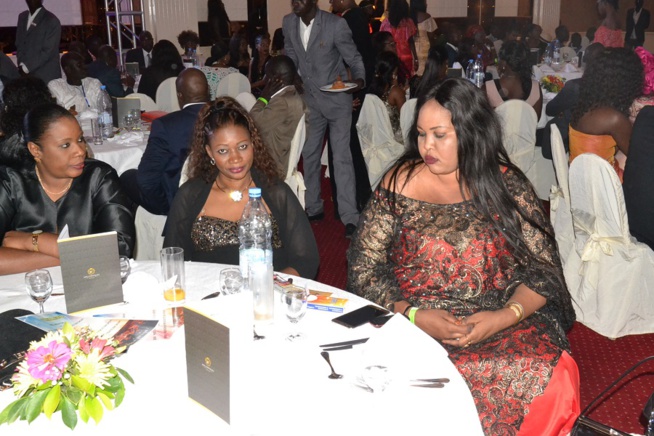 Soirée de gala de l'association des femmes Fatickoises avec le nouveau Pape de la musique Sénégalaise et la génération consciente au King Fhad Place. Soirée de gala de l'association des femmes Fatickoises avec le nouveau Pape de la musique Sénégalaise et la génération consciente au King Fhad Place.
