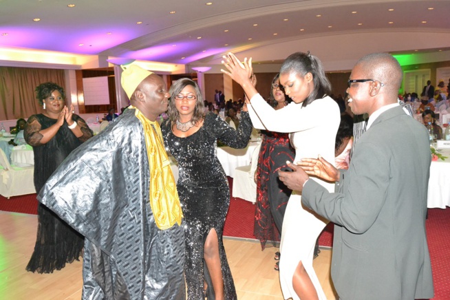 Soirée de gala de l'association des femmes Fatickoises avec le nouveau Pape de la musique Sénégalaise et la génération consciente au King Fhad Place. Soirée de gala de l'association des femmes Fatickoises avec le nouveau Pape de la musique Sénégalaise et la génération consciente au King Fhad Place.