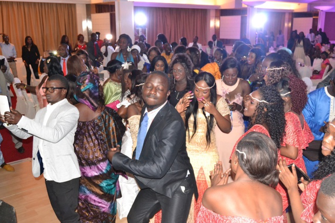 Soirée de gala de l'association des femmes Fatickoises avec le nouveau Pape de la musique Sénégalaise et la génération consciente au King Fhad Place. Soirée de gala de l'association des femmes Fatickoises avec le nouveau Pape de la musique Sénégalaise et la génération consciente au King Fhad Place.
