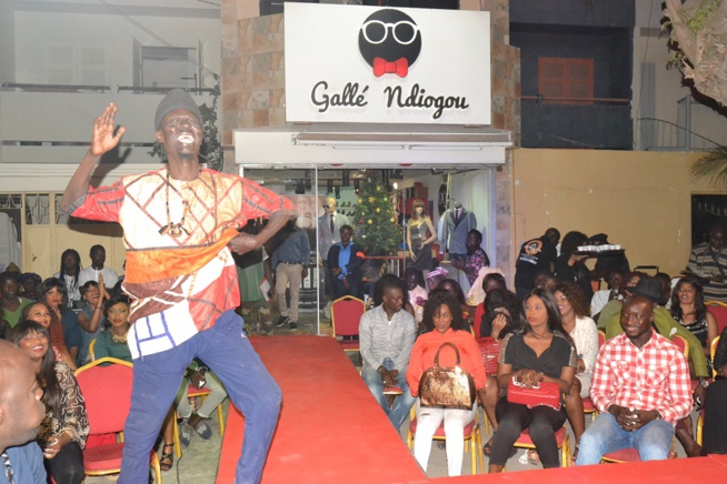 Anniversaire Gallé Ndiogou, le rendez-vous du chic et du glamour au HLM en face Madieye Sall. Revivez les images. Anniversaire Gallé Ndiogou, le rendez-vous du chic et du glamour au HLM en face Madieye Sall. Revivez les images.